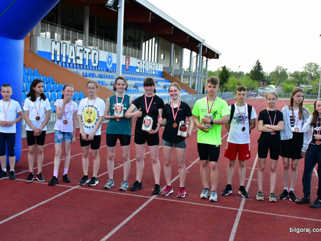 Biłgoraj Biega... czyli Stadionowy Cross Przeszkodowy (FOTO)