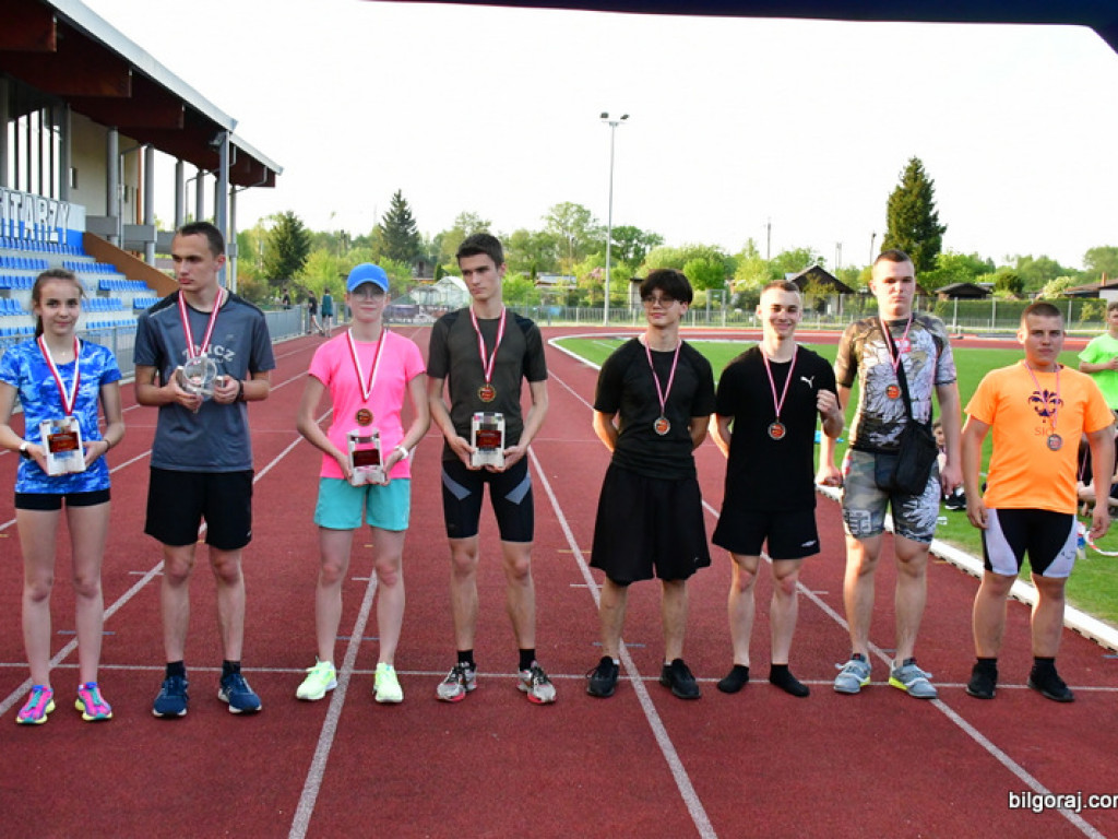 Biłgoraj Biega... czyli Stadionowy Cross Przeszkodowy (FOTO)