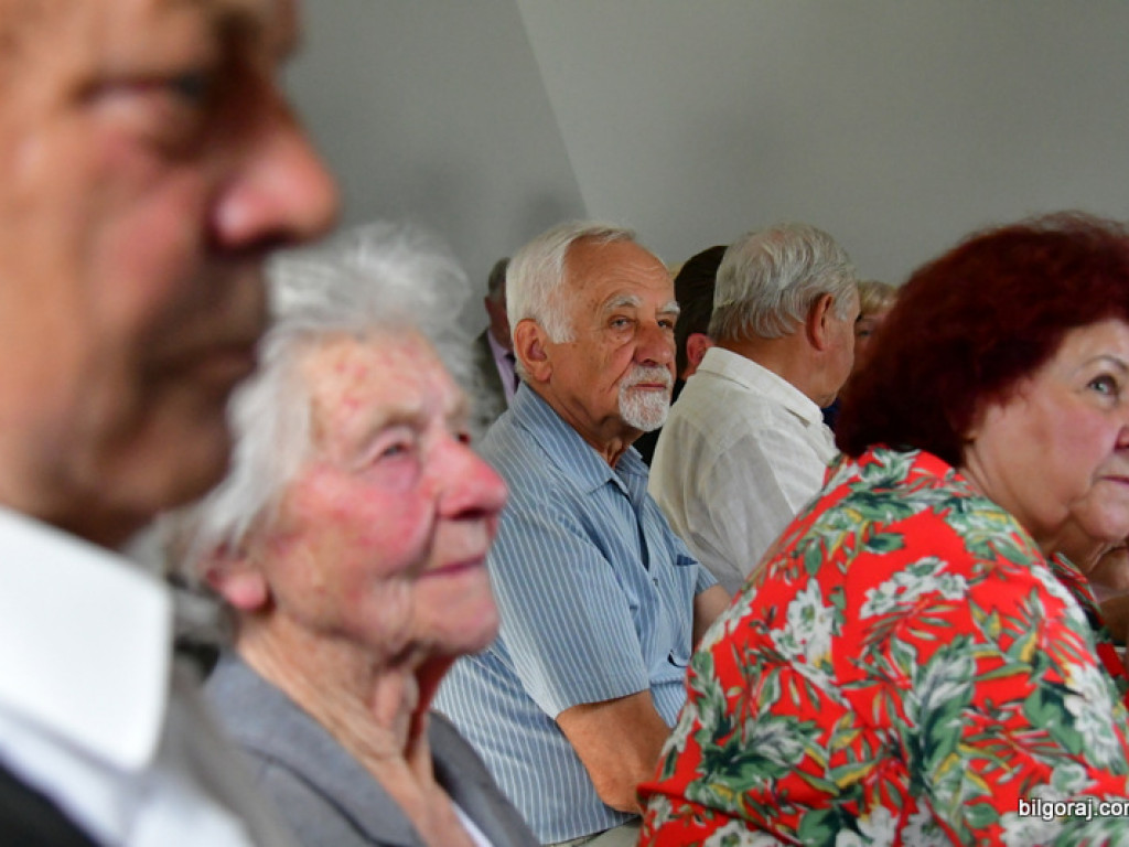 Emerytowani nauczyciele na spotkaniu z okazji Dnia Matki (FOTO)