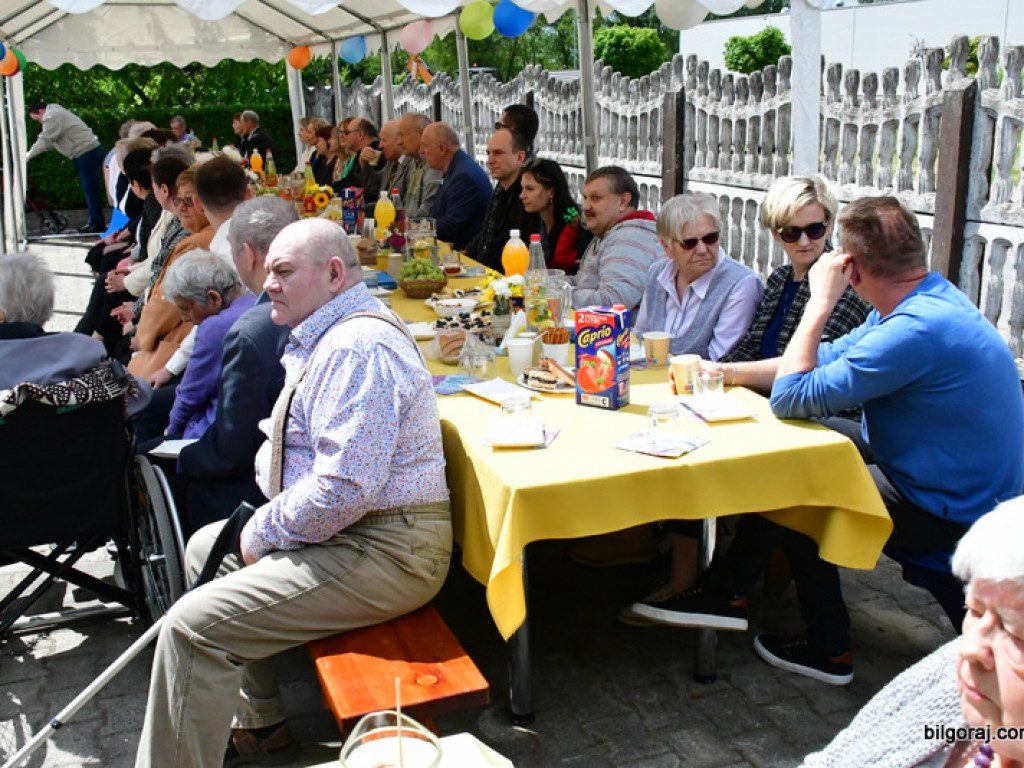 Majówka z rodziną w DPS-ie dla Kombatantów (FOTO)