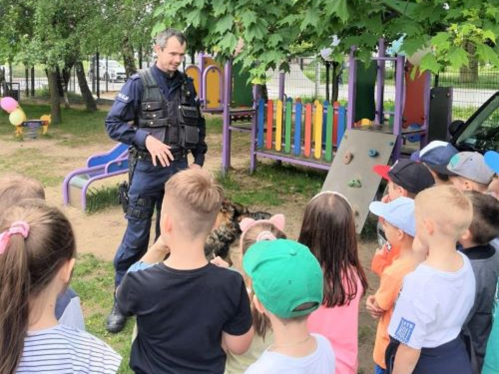 Policjanci Dzieciom