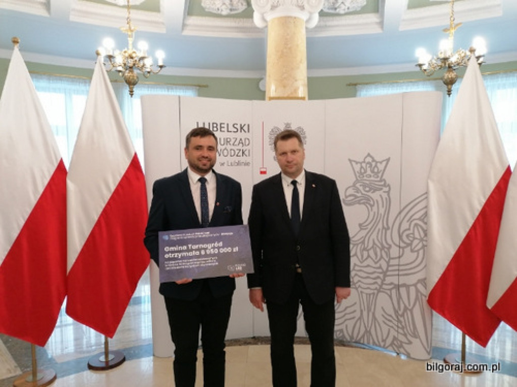 Miliony z Polskiego Ładu na oświatę. Włodarze odebrali promesy