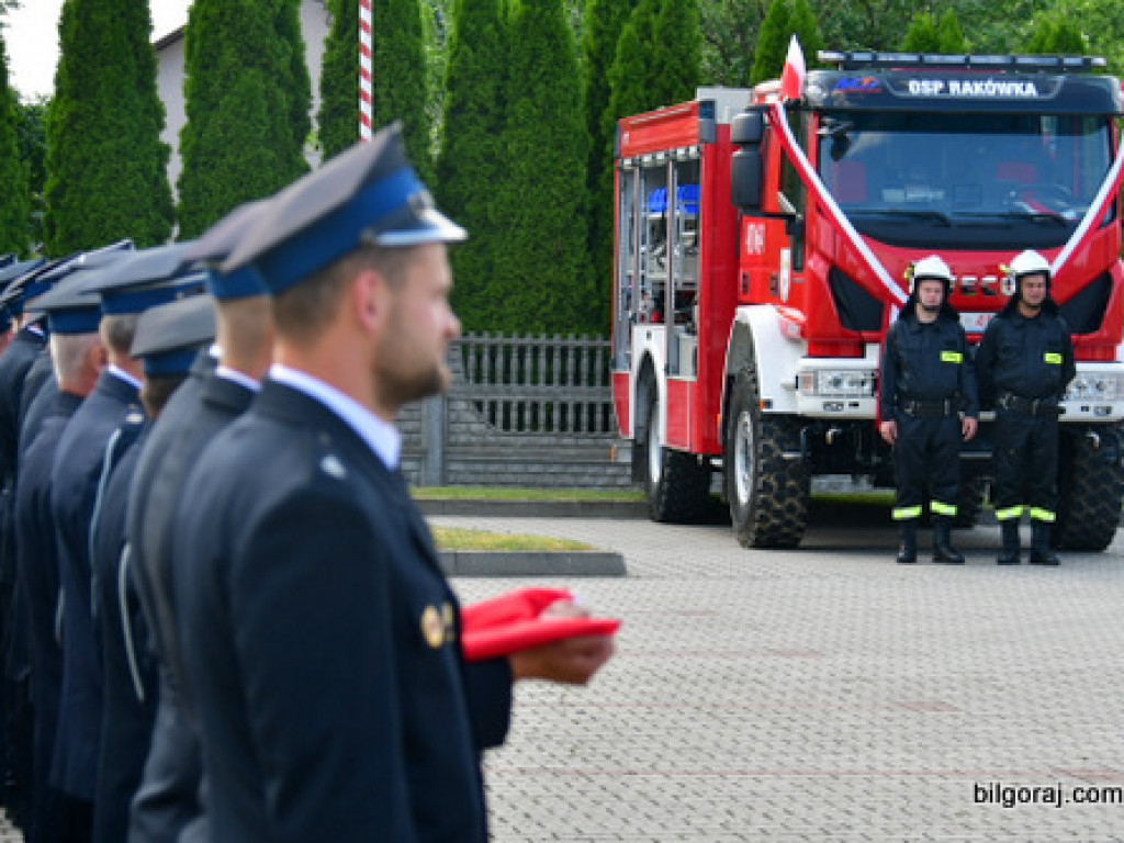 Strażacy z Rakówki otrzymali nowy wóz bojowy (FOTO)