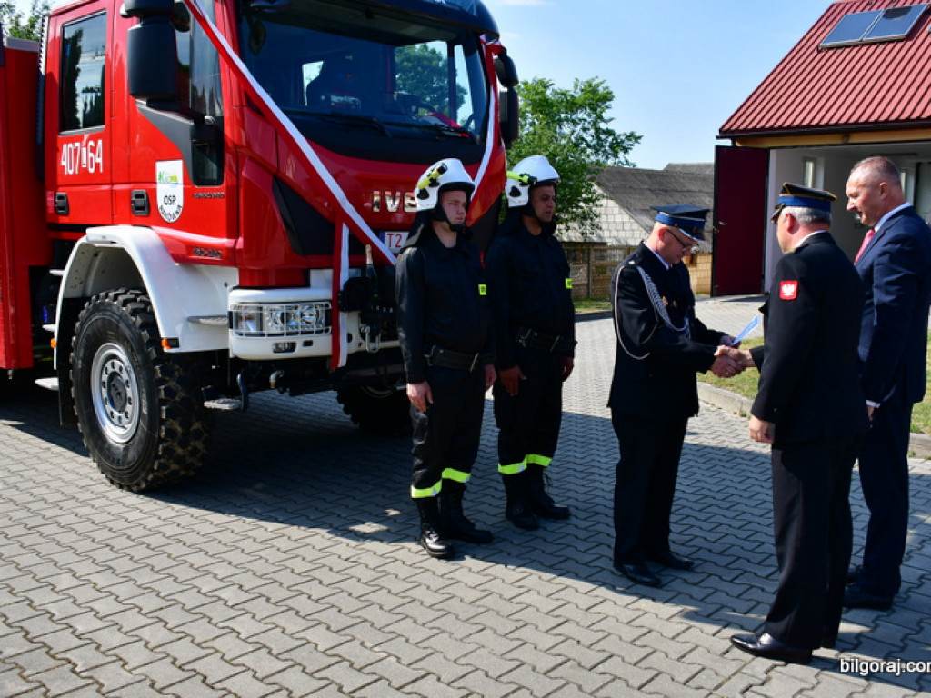 Strażacy z Rakówki otrzymali nowy wóz bojowy (FOTO)