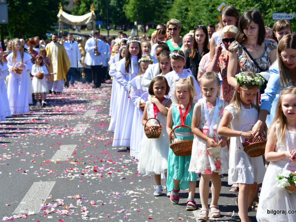 Boże Ciało. Bóg w postaci chleba (FOTO, VIDEO)