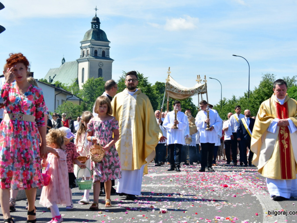 Boże Ciało. Bóg w postaci chleba (FOTO, VIDEO)