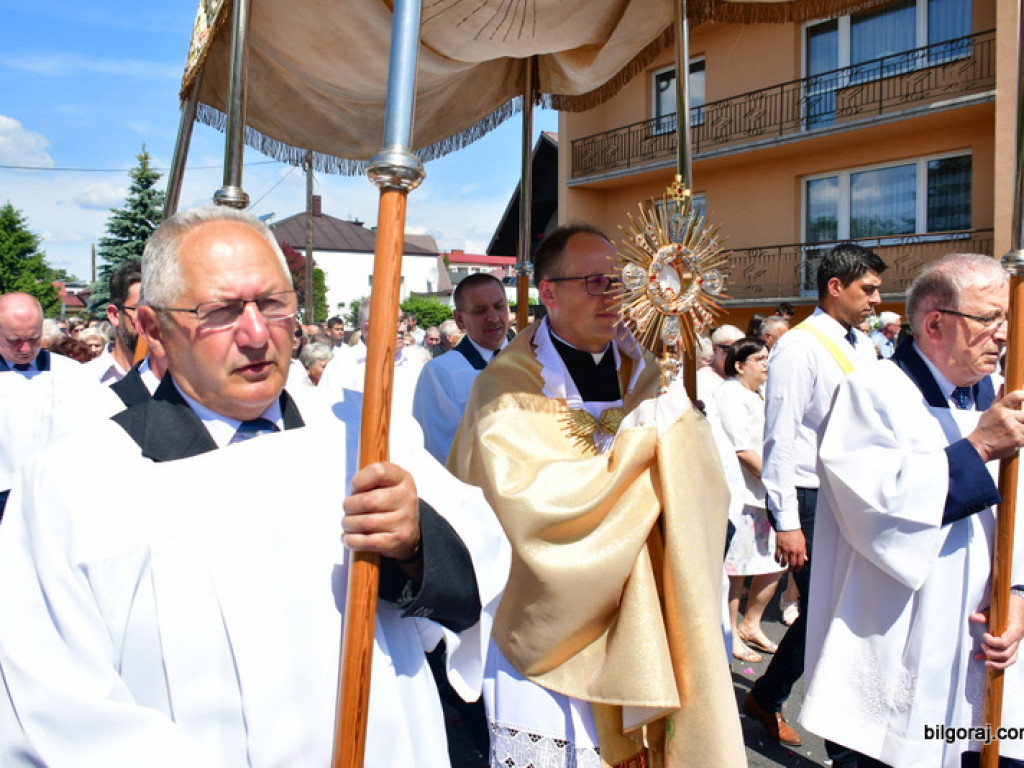 Boże Ciało. Bóg w postaci chleba (FOTO, VIDEO)