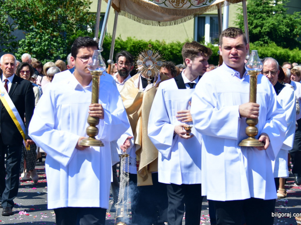 Boże Ciało. Bóg w postaci chleba (FOTO, VIDEO)