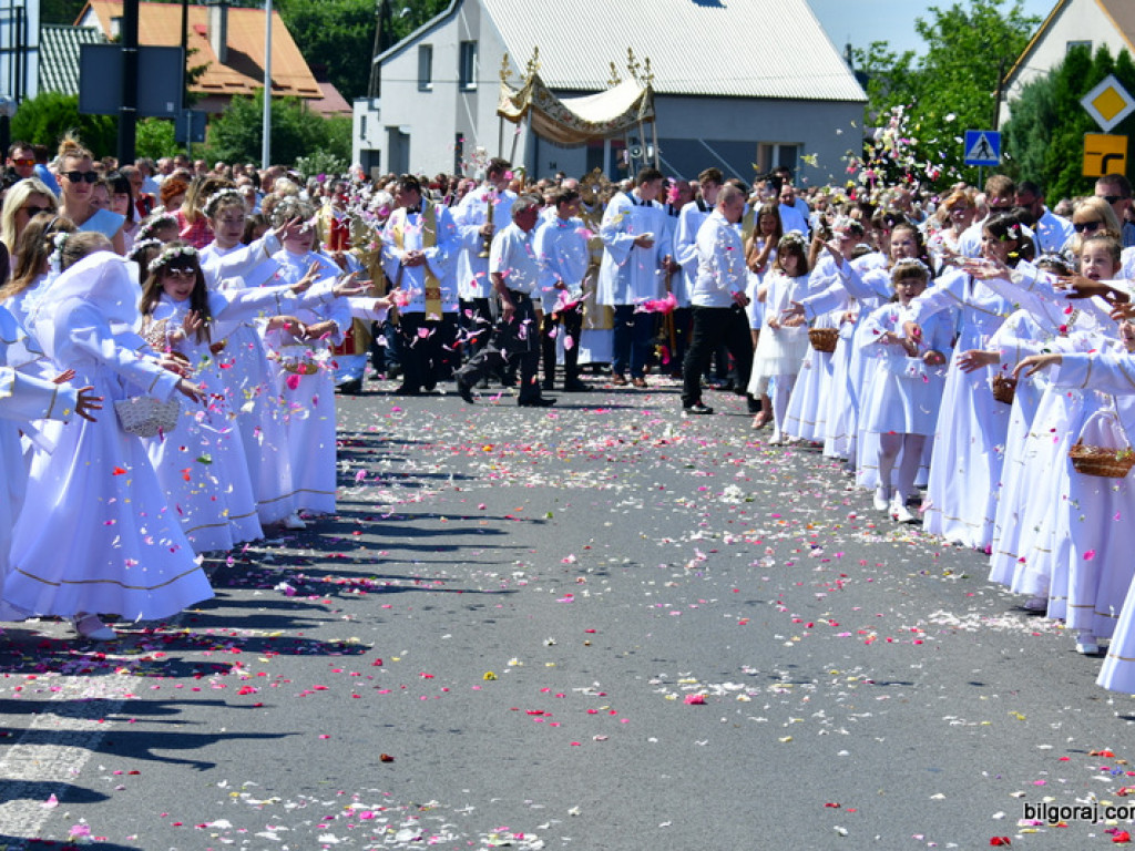 Boże Ciało. Bóg w postaci chleba (FOTO, VIDEO)