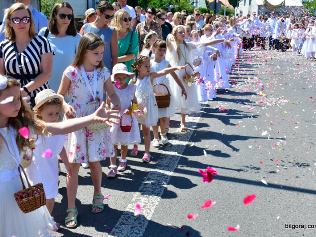 Boże Ciało. Bóg w postaci chleba (FOTO, VIDEO)