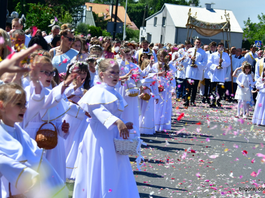 Boże Ciało. Bóg w postaci chleba (FOTO, VIDEO)