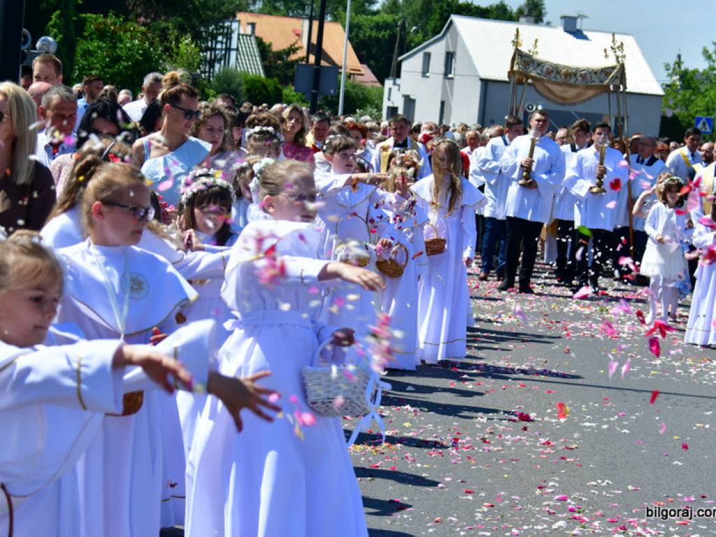 Boże Ciało. Bóg w postaci chleba (FOTO, VIDEO)