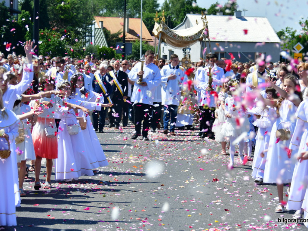 Boże Ciało. Bóg w postaci chleba (FOTO, VIDEO)
