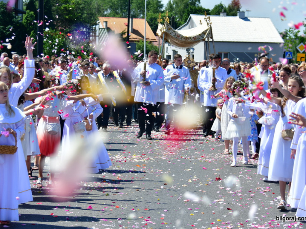 Boże Ciało. Bóg w postaci chleba (FOTO, VIDEO)