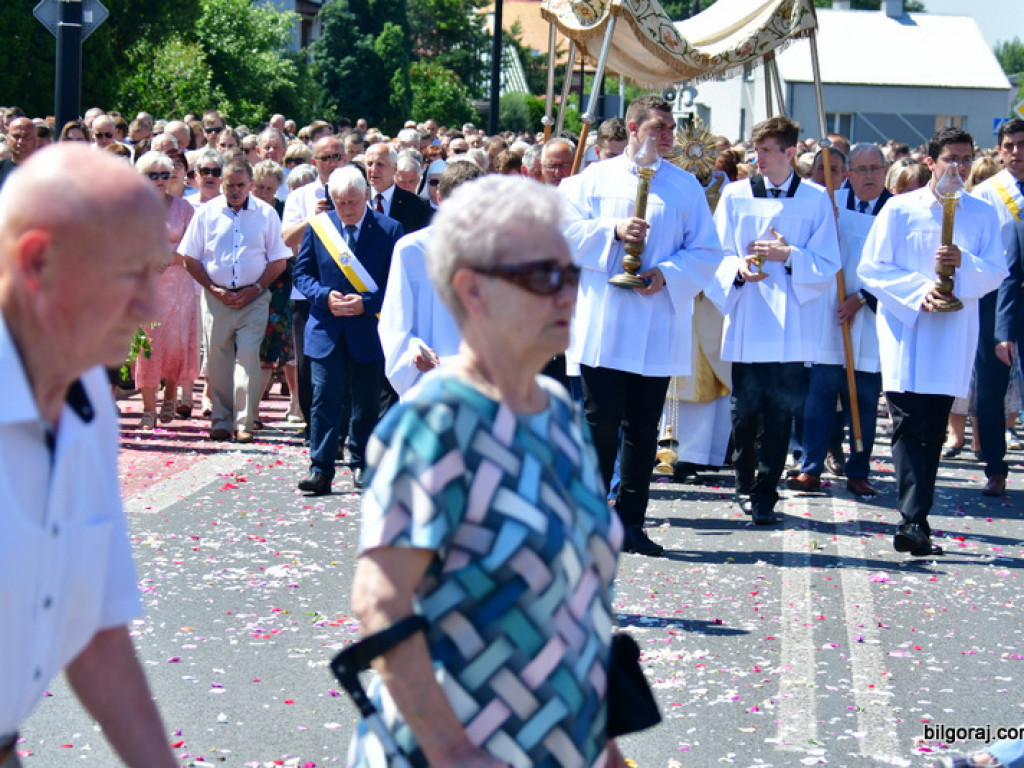 Boże Ciało. Bóg w postaci chleba (FOTO, VIDEO)