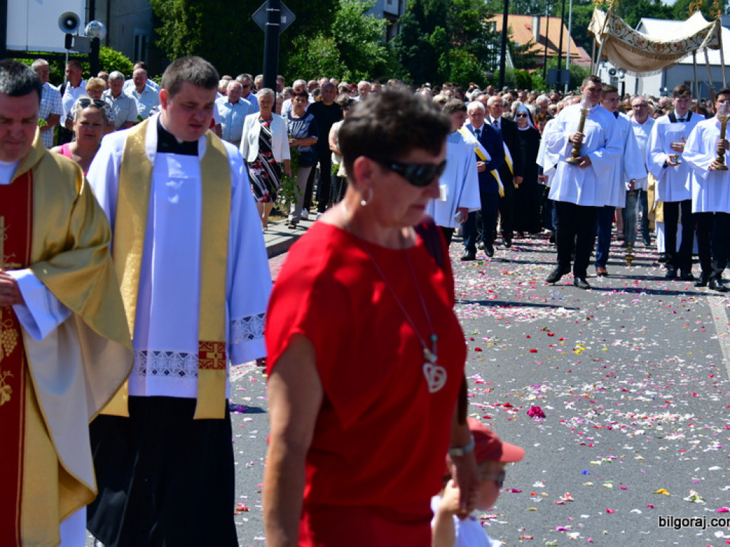Boże Ciało. Bóg w postaci chleba (FOTO, VIDEO)