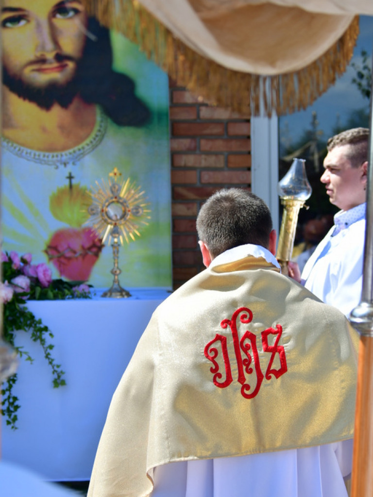 Boże Ciało. Bóg w postaci chleba (FOTO, VIDEO)
