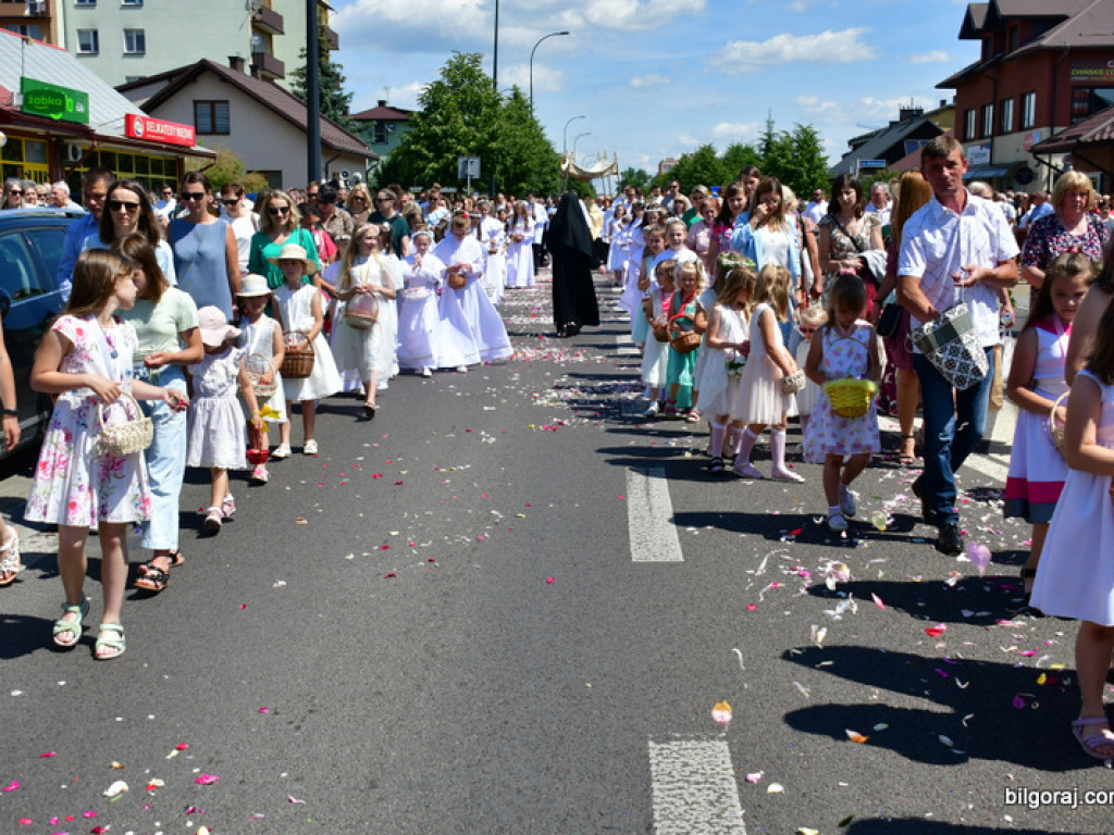 Boże Ciało. Bóg w postaci chleba (FOTO, VIDEO)