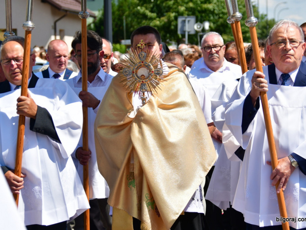 Boże Ciało. Bóg w postaci chleba (FOTO, VIDEO)