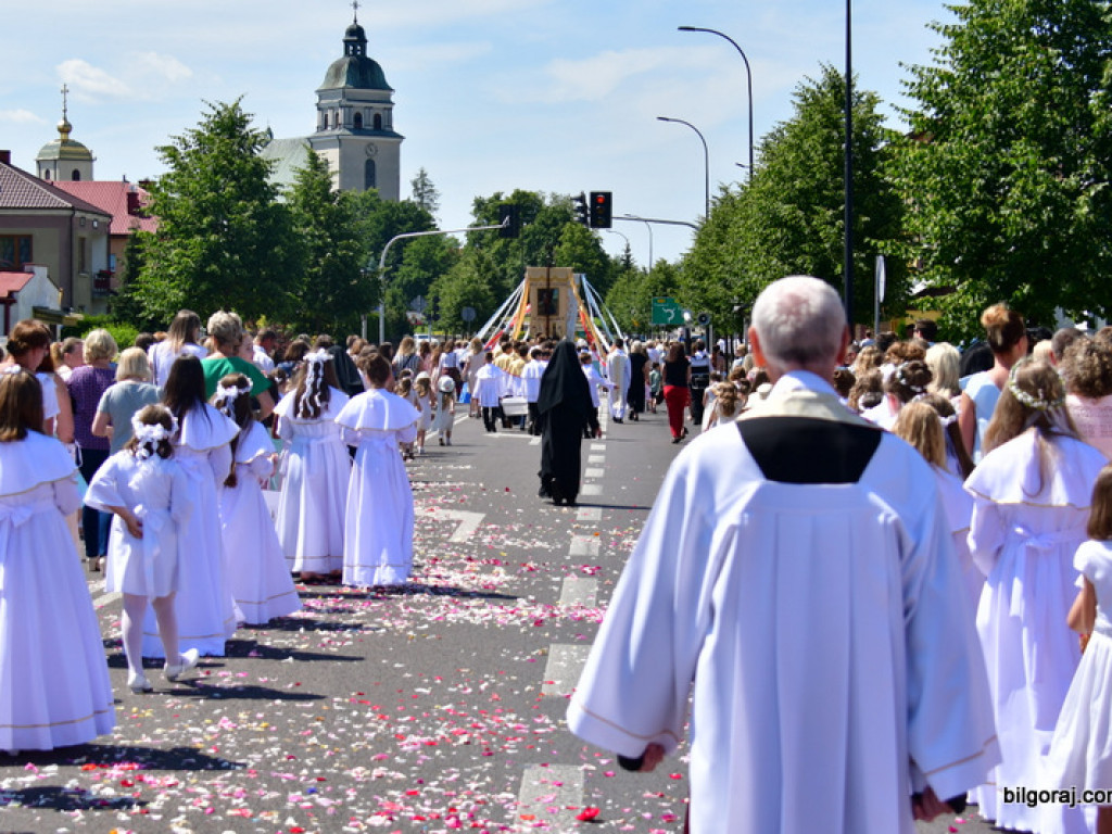 Boże Ciało. Bóg w postaci chleba (FOTO, VIDEO)