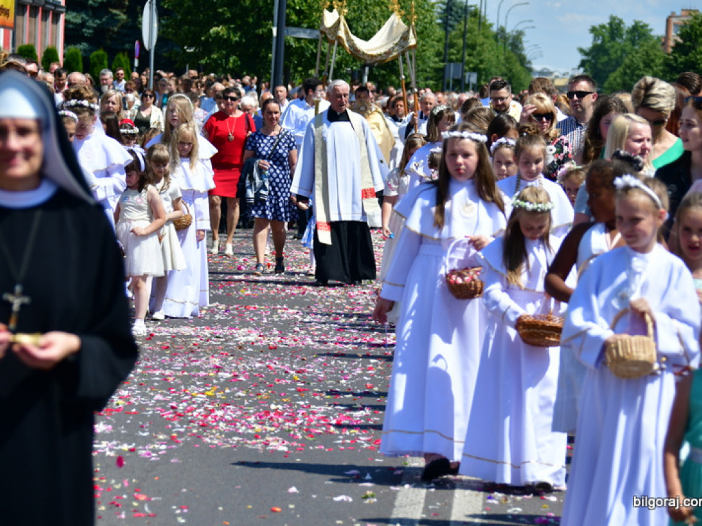 Boże Ciało. Bóg w postaci chleba (FOTO, VIDEO)