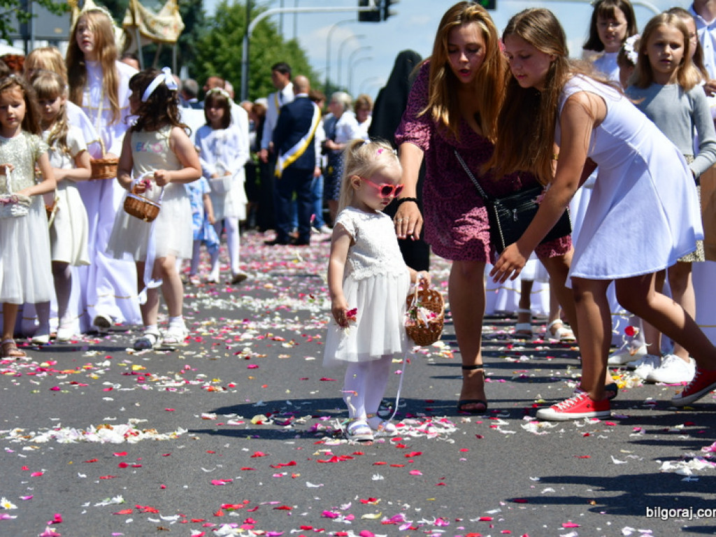Boże Ciało. Bóg w postaci chleba (FOTO, VIDEO)