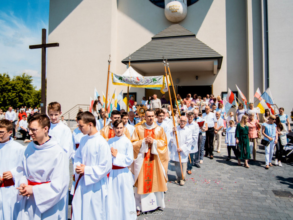 Procesja Bożego Ciała w parafii Chrystusa Króla w Biłgoraju (FOTO)