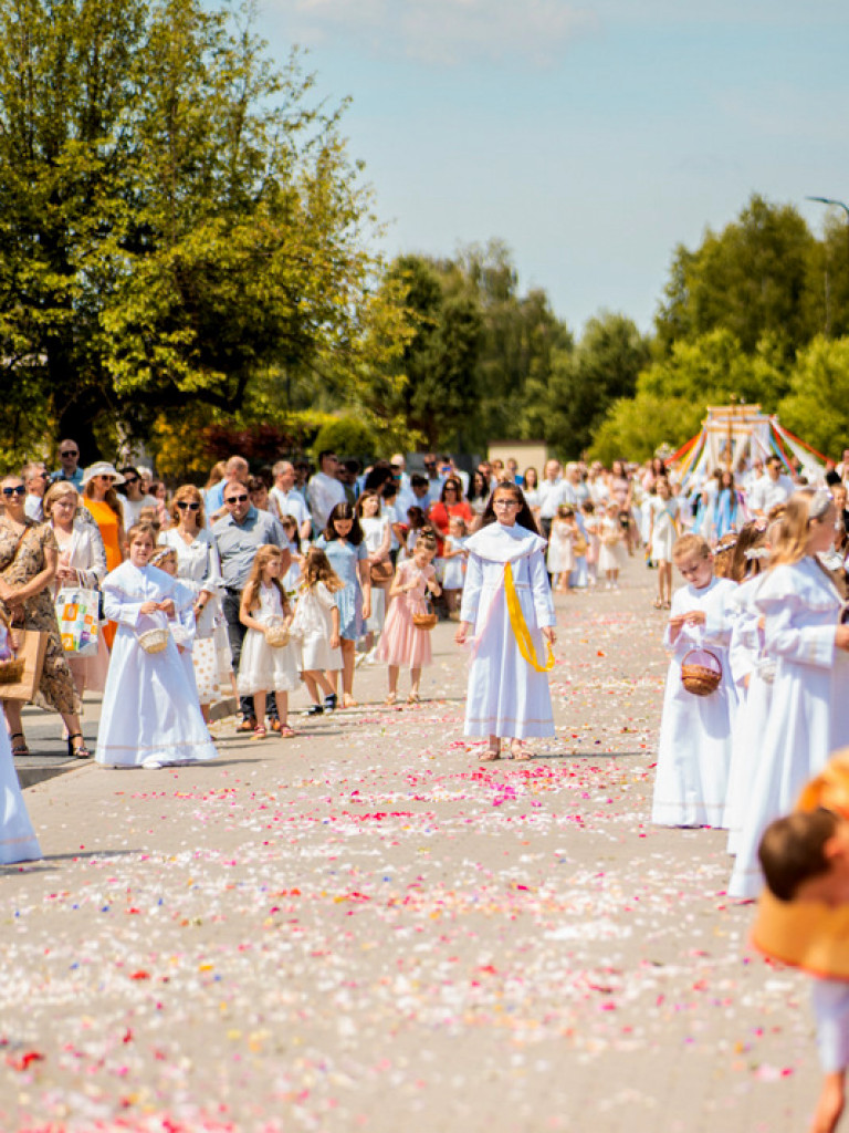 Procesja Bożego Ciała w parafii Chrystusa Króla w Biłgoraju (FOTO)