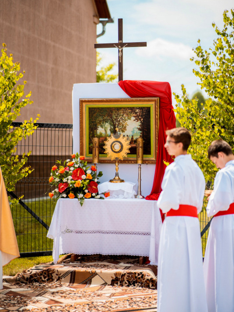 Procesja Bożego Ciała w parafii Chrystusa Króla w Biłgoraju (FOTO)