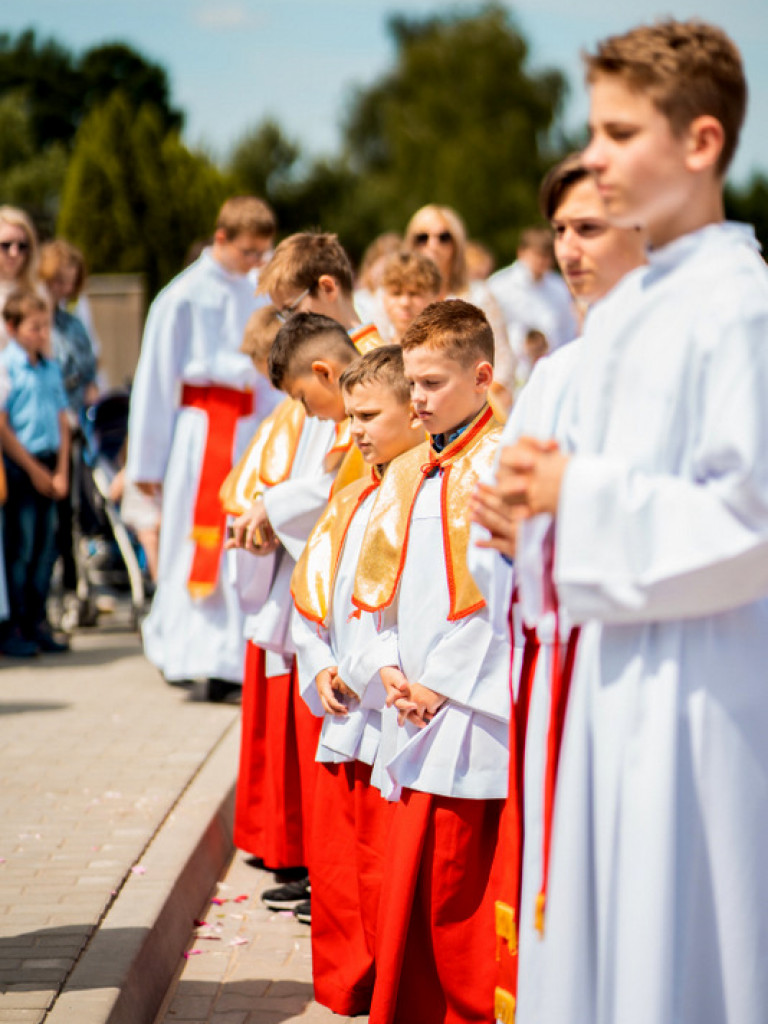 Procesja Bożego Ciała w parafii Chrystusa Króla w Biłgoraju (FOTO)