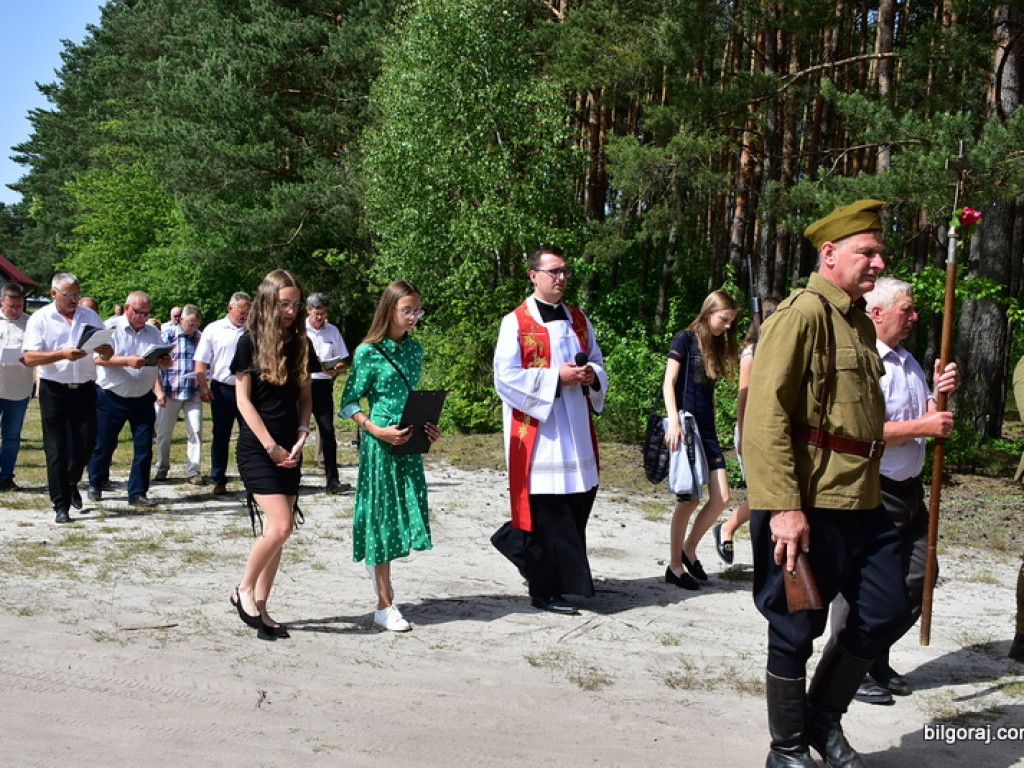 Partyzancka Droga Krzyżowa w Osuchach (FOTO)