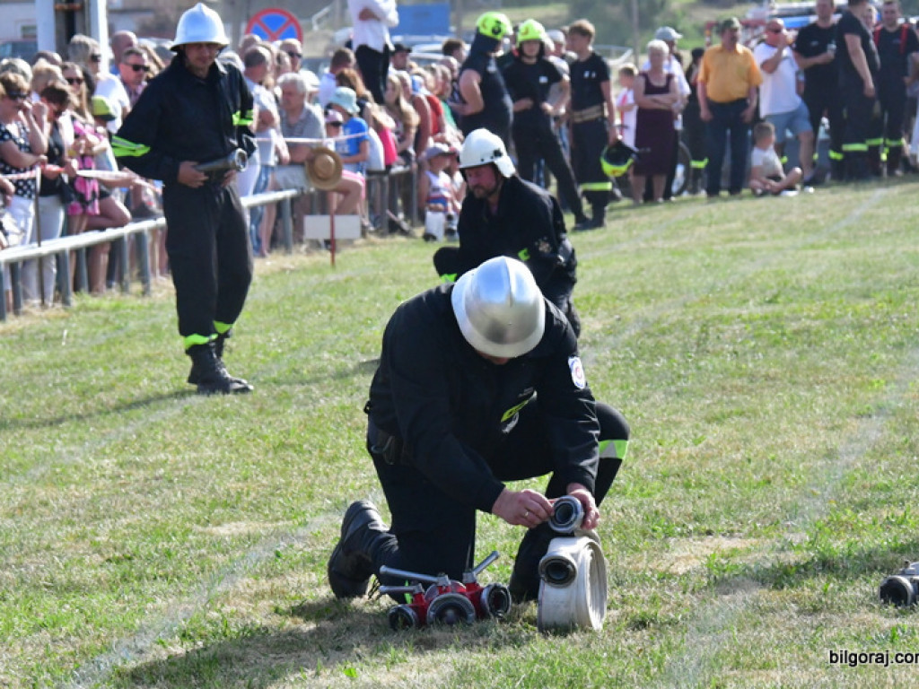 Druhowie z OSP rywalizowali w Gromadzie (FOTO, WYNIKI)