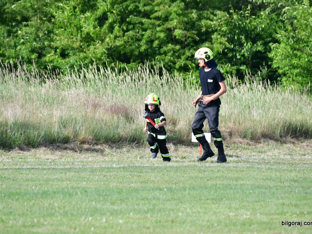 Druhowie z OSP rywalizowali w Gromadzie (FOTO, WYNIKI)