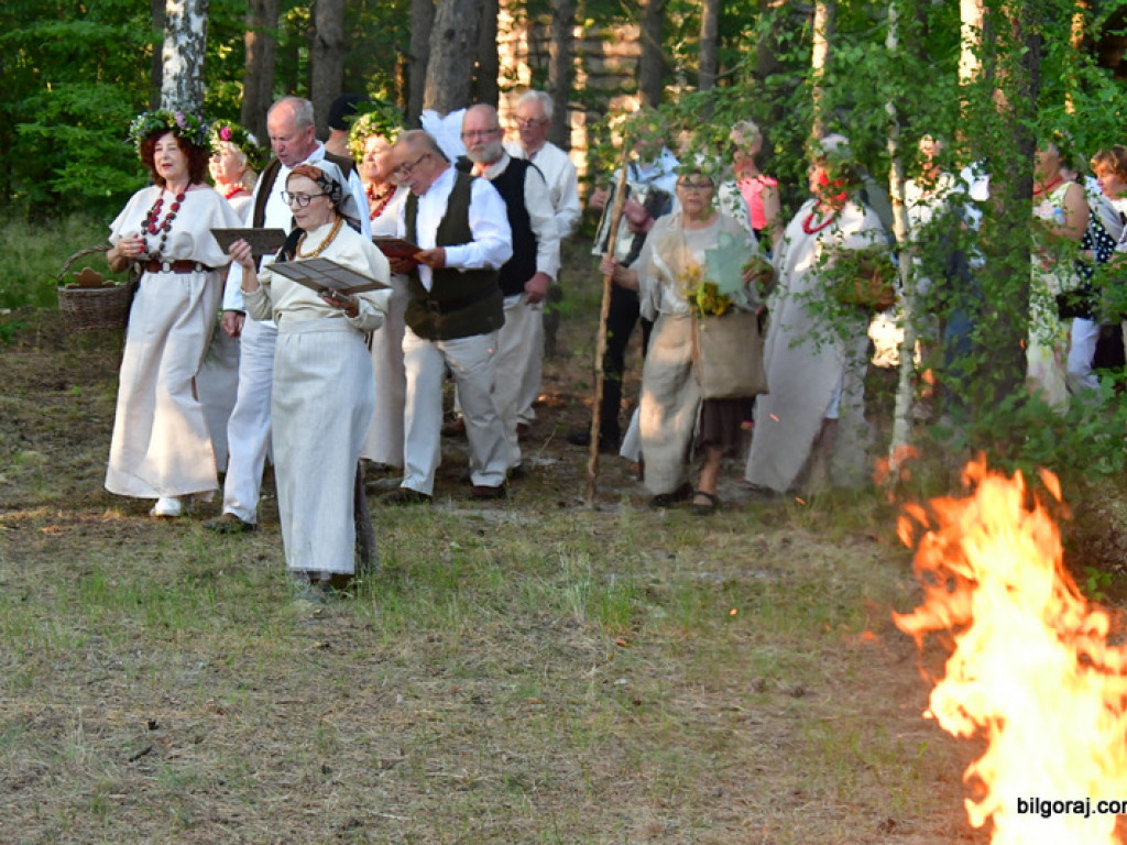 Noc Kupały w wykonaniu biłgorajskich seniorów (FOTO)