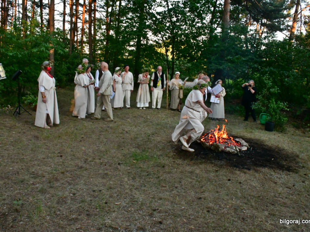 Noc Kupały w wykonaniu biłgorajskich seniorów (FOTO)