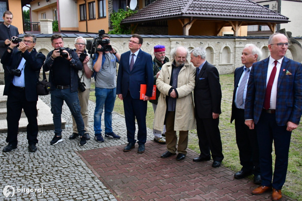 Józefów. Odsłonięcie 