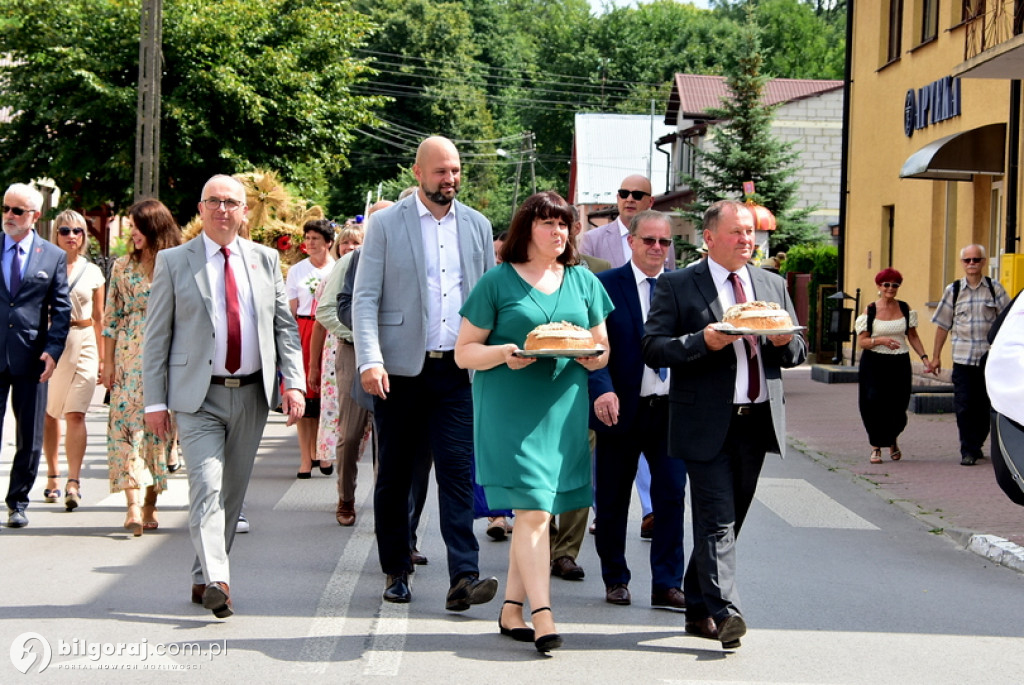 Józefowskie dożynki na miejskim rynku