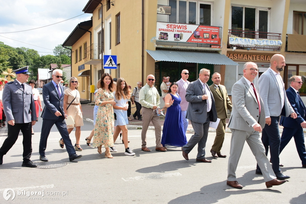 Józefowskie dożynki na miejskim rynku