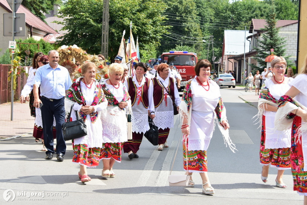 Józefowskie dożynki na miejskim rynku