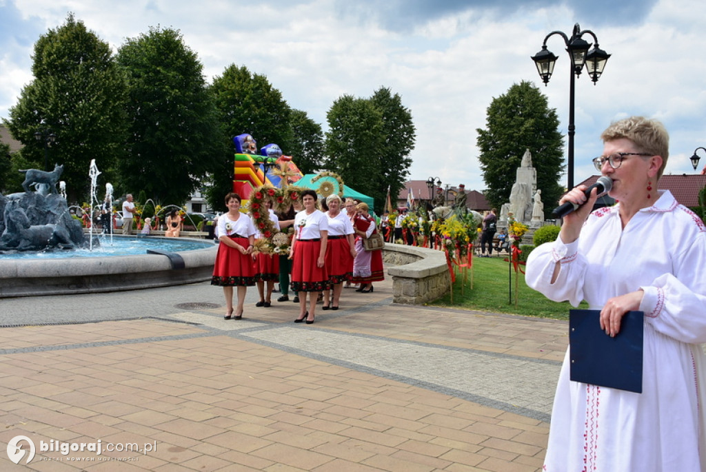 Józefowskie dożynki na miejskim rynku