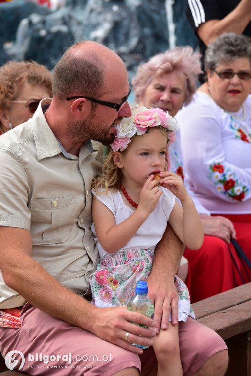 Józefowskie dożynki na miejskim rynku