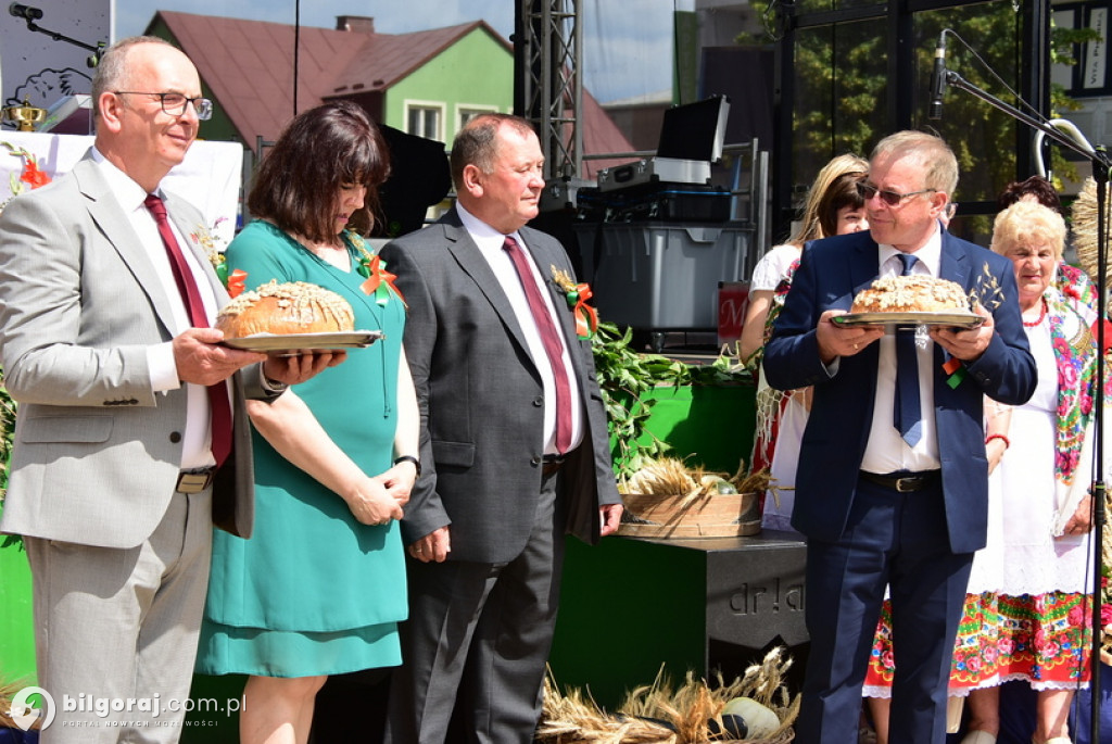 Józefowskie dożynki na miejskim rynku