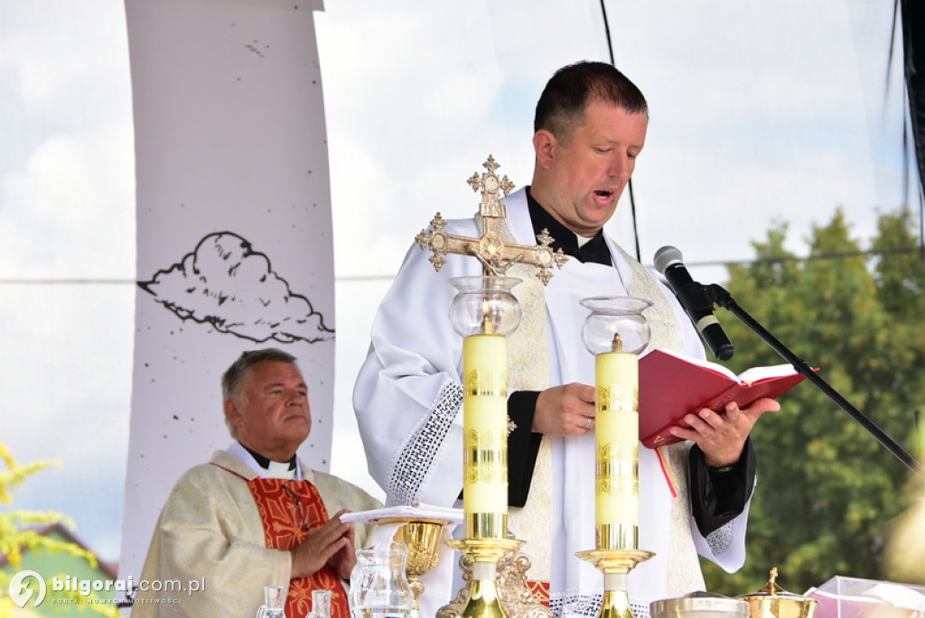 Józefowskie dożynki na miejskim rynku