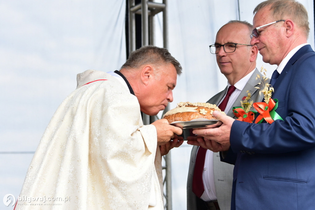 Józefowskie dożynki na miejskim rynku
