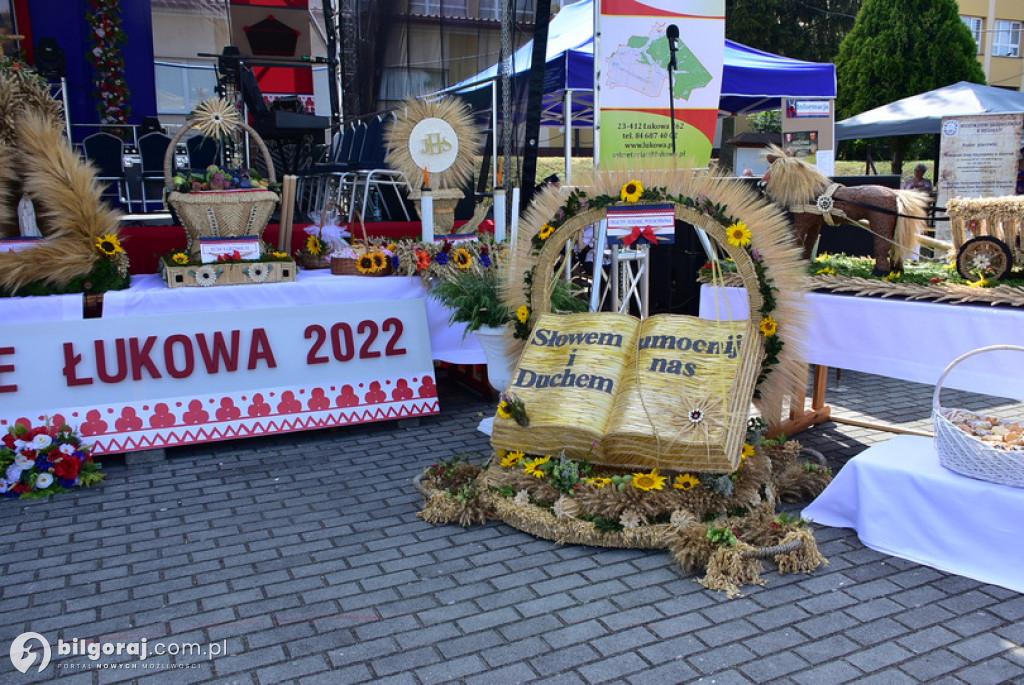 Dożynki Powiatowe 2022 - Wieńce i delegacje wieńcowe