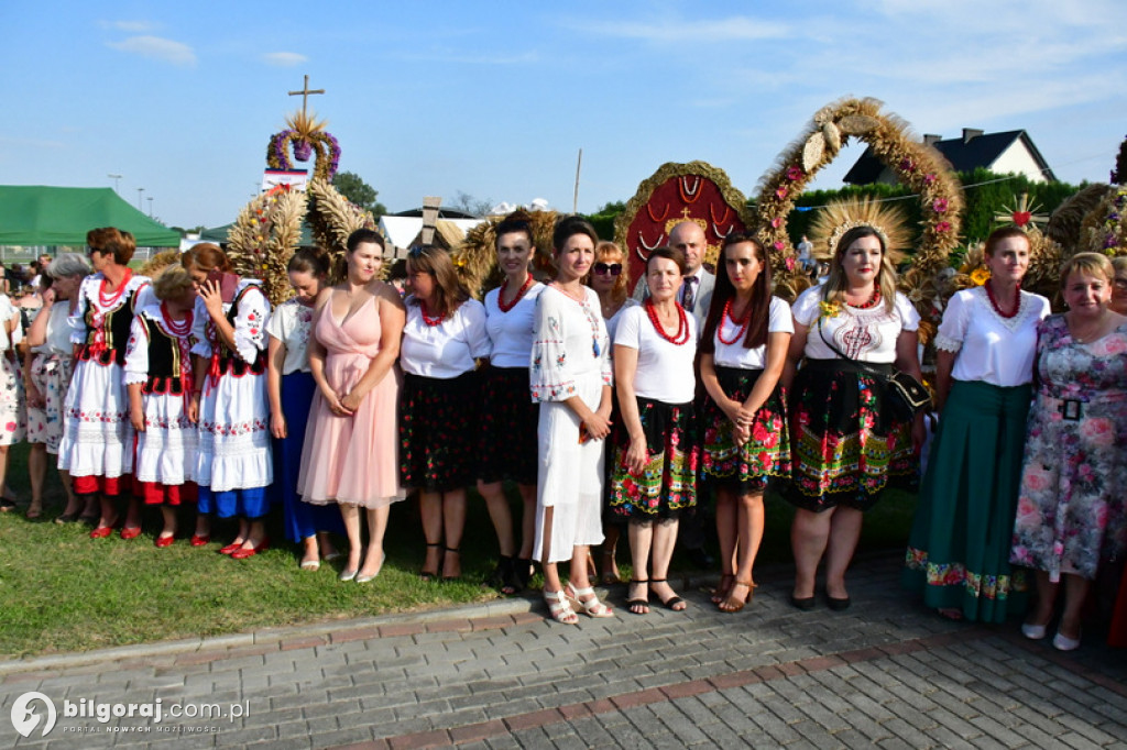 Dożynki Powiatowe 2022 - Wieńce i delegacje wieńcowe