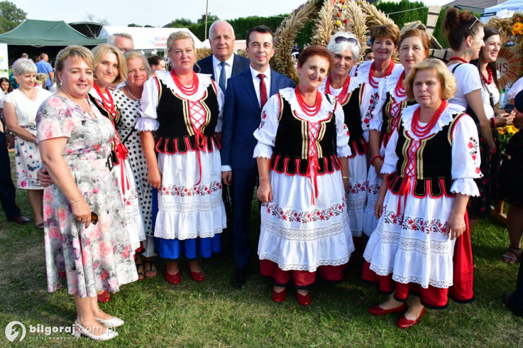 Dożynki Powiatowe 2022 - Wieńce i delegacje wieńcowe