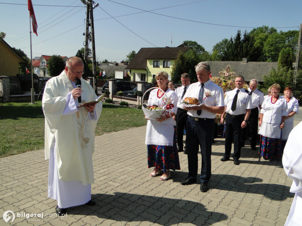 Dożynki parafialne w Dąbrowicy