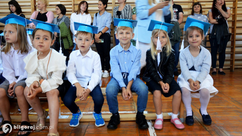 Pasowanie pierwszoklasistów w SP Nr 3 w Biłgoraju