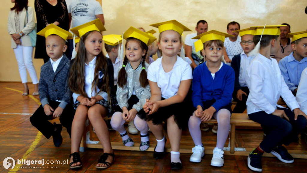 Pasowanie pierwszoklasistów w SP Nr 3 w Biłgoraju